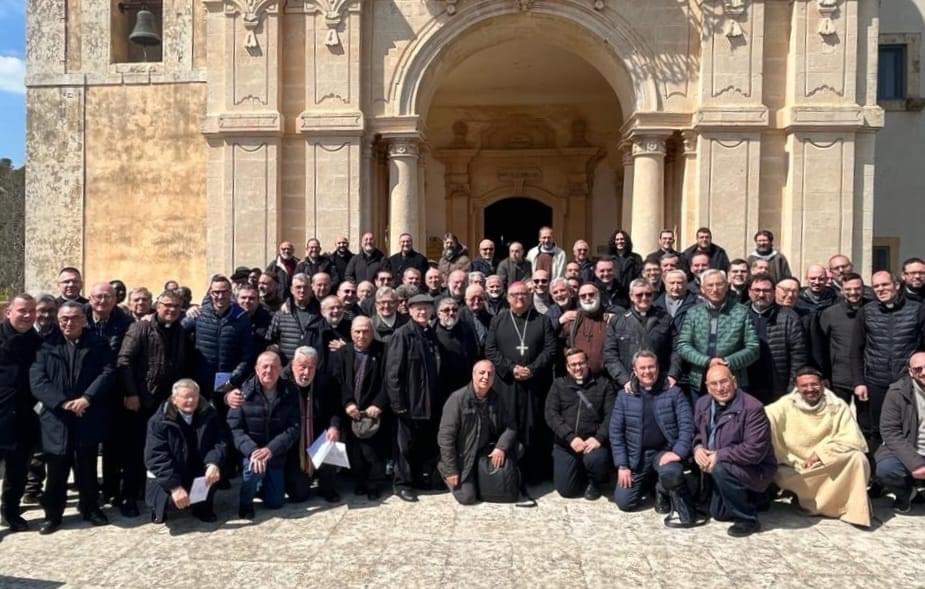 Primo Ritiro Del Clero Della Diocesi Di Noto Col Nuovo Vescovo Radio